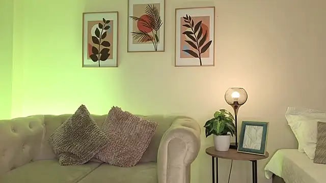 Snapshot of DahianaWalcott chatting on February 24, 2026, 7:23 pm DahianaWalcott online show from February 24, 2026, 7:23 pm