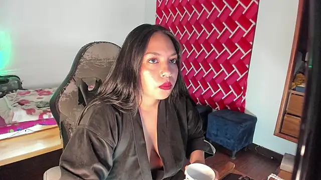 Snapshot of emiily15__ chatting on May 27, 2026, 6:16 pm emiily15 online show from May 27, 2026, 6:16 pm
