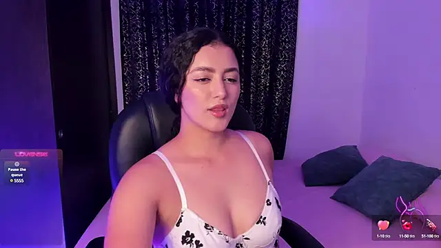 Snapshot of Adhara-zanne chatting on January 27, 2025, 2:31 am Adhara-zanne online show from January 27, 2025, 2:31 am