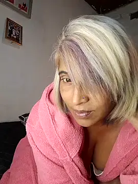 Snapshot of Goodgirlsue_77 chatting on April 23, 2026, 6:58 am Goodgirlsue 77 online show from April 23, 2026, 6:58 am