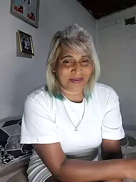 Snapshot of Goodgirlsue_77 chatting on July 16, 2026, 4:35 pm Goodgirlsue 77 online show from July 16, 2026, 4:35 pm