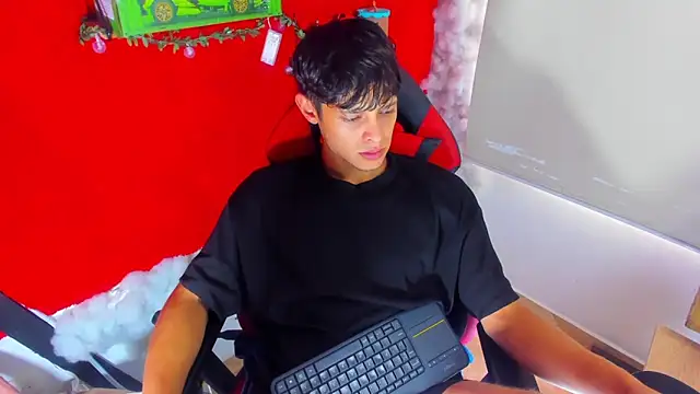 LilOwen  online show from September 14, 2025, 7:02 pm