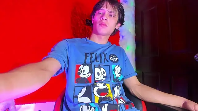 LilOwen  online show from February 12, 2026, 5:19 pm