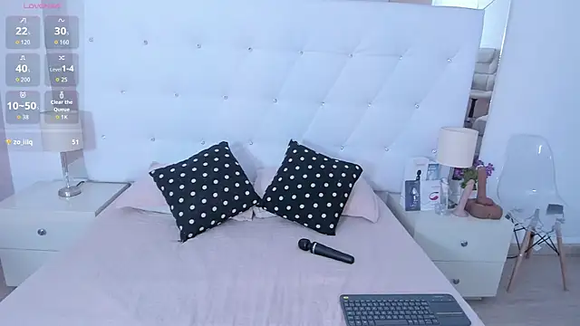 Isla Scott online show from September 11, 2025, 11:32 am