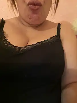 Snapshot of Samarr_9and chatting on December 19, 2024, 12:45 pm Samarr 9and online show from December 19, 2024, 12:45 pm