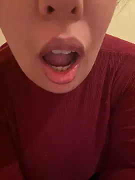 Snapshot of Samarr_9and chatting on December 24, 2024, 10:33 am Samarr 9and online show from December 24, 2024, 10:33 am