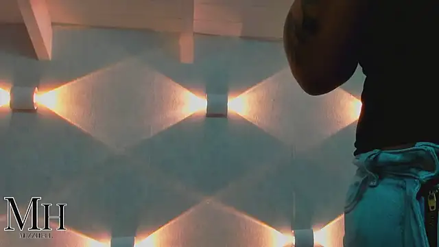 MizzHell online show from March 25, 2026, 3:45 am