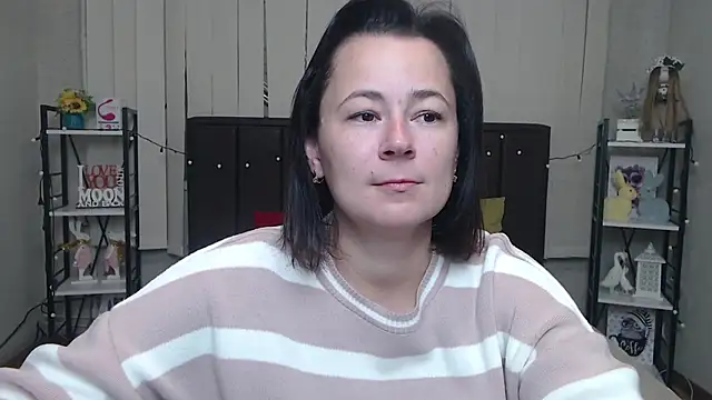 MarieSho online show from October 3, 2025, 6:21 am