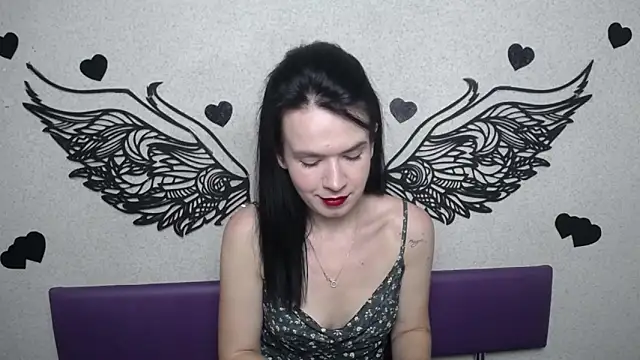 JasmineKouch online show from September 10, 2025, 5:24 pm