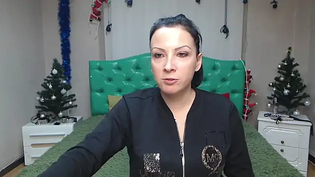 Snapshot of ElizabethSho chatting on January 18, 2025, 9:34 pm ElizabethSho online show from January 18, 2025, 9:34 pm