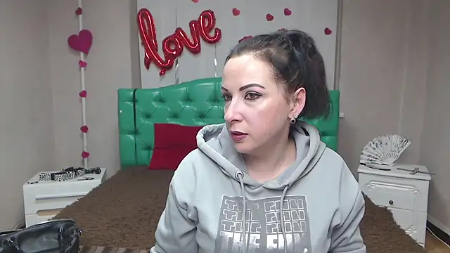 ElizabethSho online show from February 28, 2026, 6:20 pm