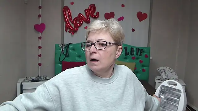 Snapshot of EmiliaGree chatting on January 18, 2026, 8:23 pm EmiliaGree online show from January 18, 2026, 8:23 pm