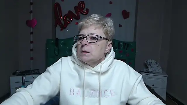 Snapshot of EmiliaGree chatting on February 4, 2026, 6:25 pm EmiliaGree online show from February 4, 2026, 6:25 pm