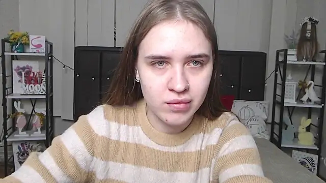 LauraHlot online show from November 16, 2025, 7:08 pm