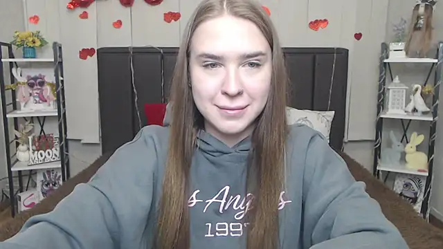 Snapshot of LauraHlot chatting on May 3, 2026, 5:52 pm LauraHlot online show from May 3, 2026, 5:52 pm