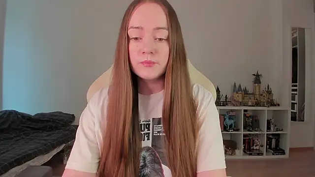 Snapshot of WalkingGirl chatting on March 20, 2026, 8:30 am WalkingGirl online show from March 20, 2026, 8:30 am