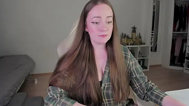 Snapshot of WalkingGirl chatting on March 25, 2026, 5:52 pm WalkingGirl online show from March 25, 2026, 5:52 pm