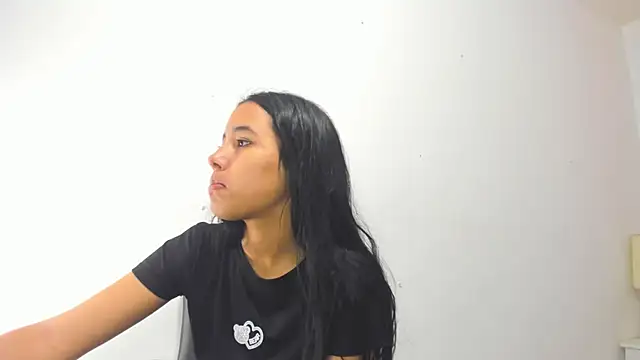 Snapshot of SofiSinfull chatting on October 21, 2025, 3:13 pm SofiSinfull online show from October 21, 2025, 3:13 pm