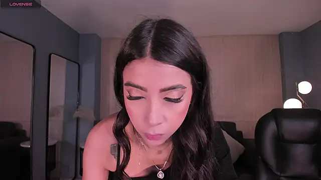 Snapshot of ValeriaVelvet chatting on May 1, 2026, 12:10 pm ValeriaVelvet online show from May 1, 2026, 12:10 pm