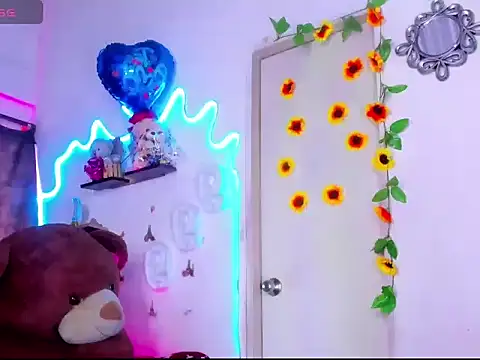 daniela bigcock22 online show from December 13, 2025, 9:09 pm