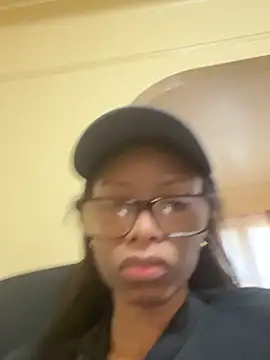 Snapshot of weeklyrush28 chatting on March 17, 2026, 9:51 pm weeklyrush28 online show from March 17, 2026, 9:51 pm