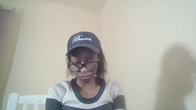 Snapshot of weeklyrush28 chatting on March 25, 2026, 2:01 pm weeklyrush28 online show from March 25, 2026, 2:01 pm