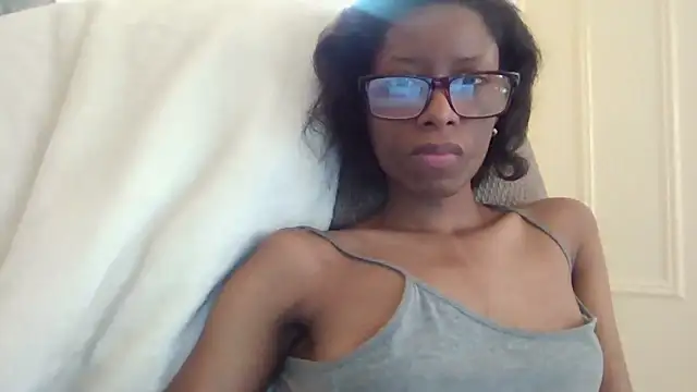 Snapshot of weeklyrush28 chatting on April 7, 2026, 3:56 pm weeklyrush28 online show from April 7, 2026, 3:56 pm