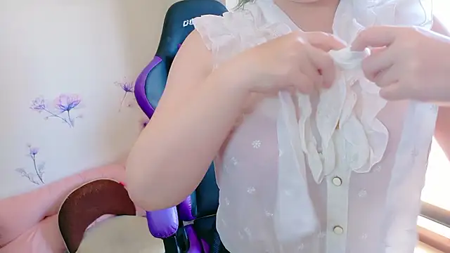 hazuki 8008 online show from September 24, 2025, 3:32 am