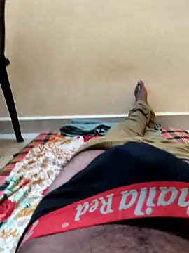 Snapshot of boy_BeardGallery chatting on October 11, 2025, 12:32 am boy BeardGallery online show from October 11, 2025, 12:32 am