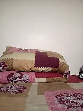 Shubuu  x online show from April 7, 2026, 7:53 am