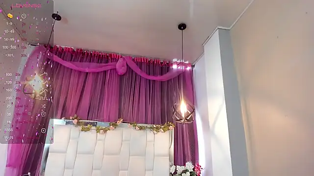 Snapshot of Carlie_Evans chatting on December 21, 2024, 8:10 pm Carlie Evans online show from December 21, 2024, 8:10 pm