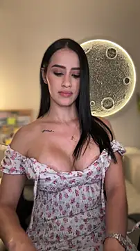 SarahhSmitth1 online show from April 21, 2026, 1:42 am