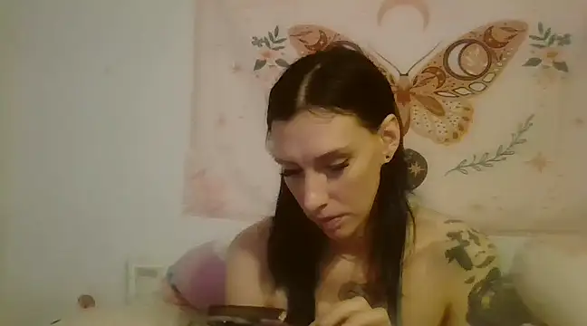 averietheangel online show from February 28, 2025, 7:03 pm