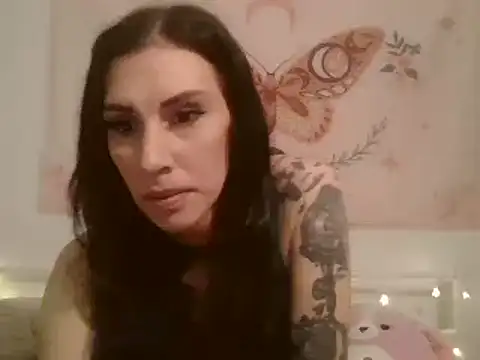 averietheangel online show from March 9, 2025, 4:44 pm