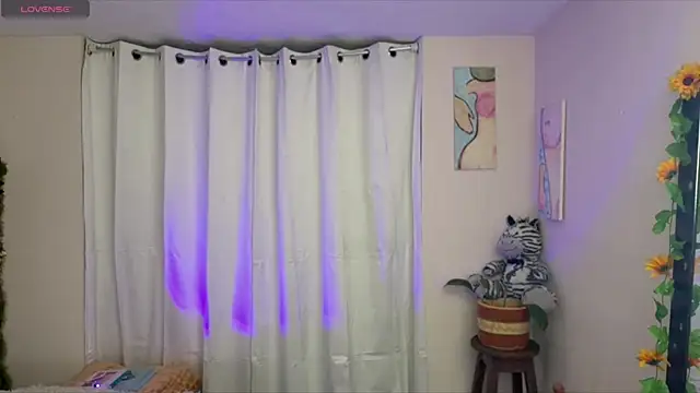 Tomoe b online show from April 15, 2026, 6:53 am