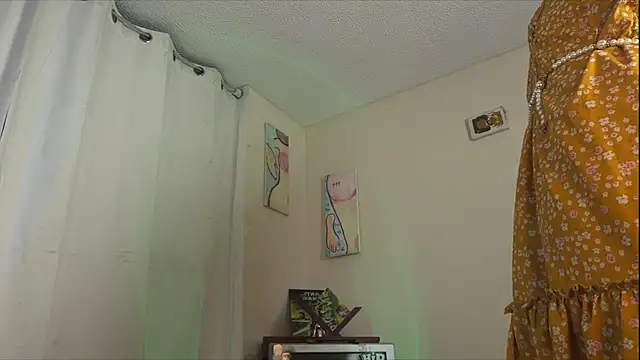Tomoe b online show from May 17, 2026, 7:39 am