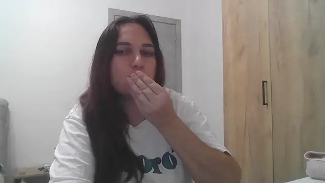Etty Margery online show from December 12, 2024, 3:37 pm