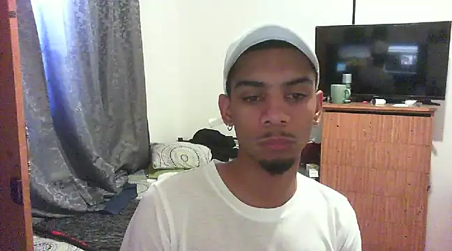 Snapshot of 29YOURZ_28_ chatting on December 2, 2024, 6:30 am 29YOURZ 28 online show from December 2, 2024, 6:30 am