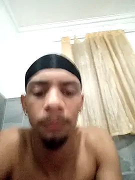 Snapshot of 29YOURZ_28_ chatting on December 4, 2024, 8:18 pm 29YOURZ 28 online show from December 4, 2024, 8:18 pm