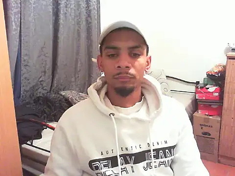 Snapshot of 29YOURZ_28_ chatting on September 17, 2025, 9:16 pm 29YOURZ 28 online show from September 17, 2025, 9:16 pm