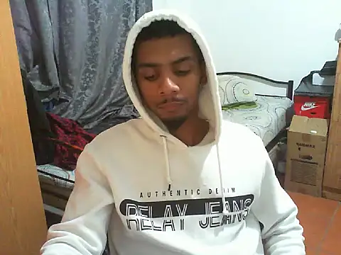 Snapshot of 29YOURZ_28_ chatting on October 4, 2025, 4:16 pm 29YOURZ 28 online show from October 4, 2025, 4:16 pm