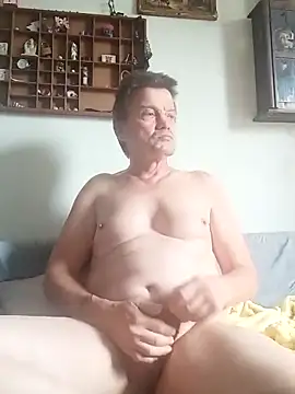 Snapshot of Bigpenis6y chatting on October 8, 2025, 11:52 am Bigpenis6y online show from October 8, 2025, 11:52 am