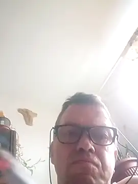 Snapshot of Bigpenis6y chatting on February 19, 2026, 3:52 pm Bigpenis6y online show from February 19, 2026, 3:52 pm