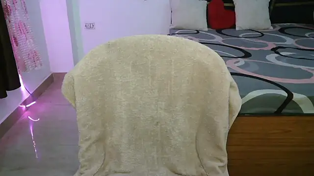 Snapshot of N-Natasha chatting on May 17, 2026, 12:01 pm N-Natasha online show from May 17, 2026, 12:01 pm