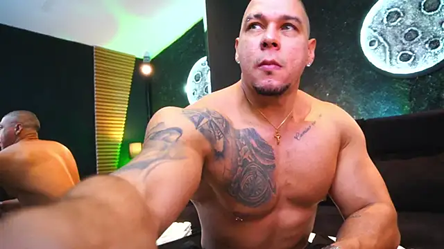 MassimoWalton2 online show from October 1, 2025, 1:22 am