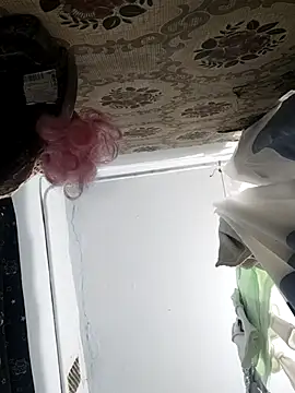 SweetLeila40 online show from February 16, 2026, 10:28 pm