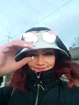 SweetLeila40 online show from April 6, 2026, 4:52 pm