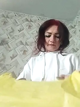 SweetLeila40 online show from April 21, 2026, 3:17 pm