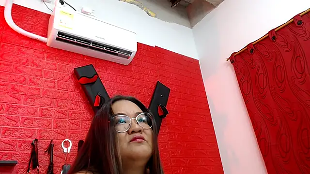 Snapshot of evaleribigtits18 chatting on February 3, 2025, 2:47 am evaleribigtits18 online show from February 3, 2025, 2:47 am