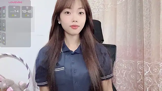 Lvy--v online show from October 31, 2025, 10:44 pm